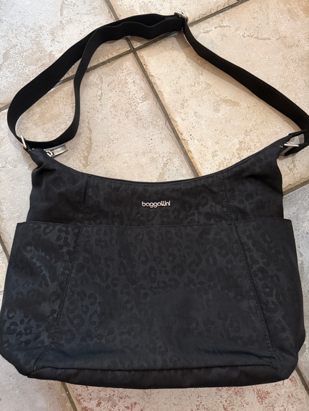 Baggallini Black Leopard-Print Shoulder Crossbody Bag